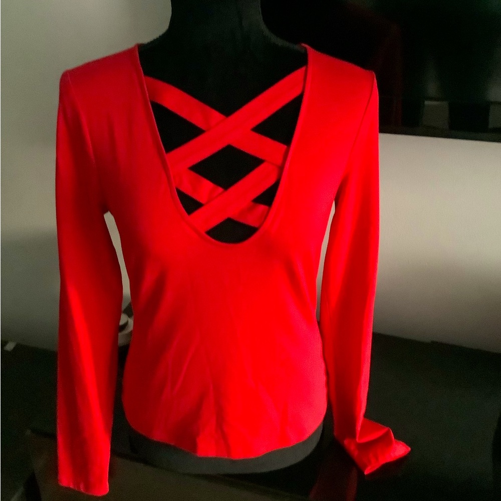 Dressy 🔥 GUESS 🔥 top❤️